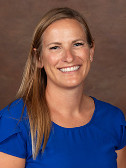 Courtney Lukasavitz headshot