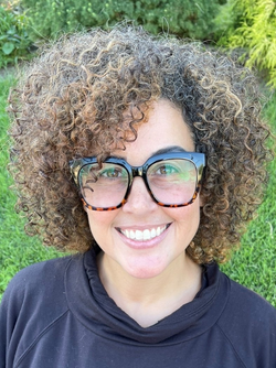Cara Grant Headshot